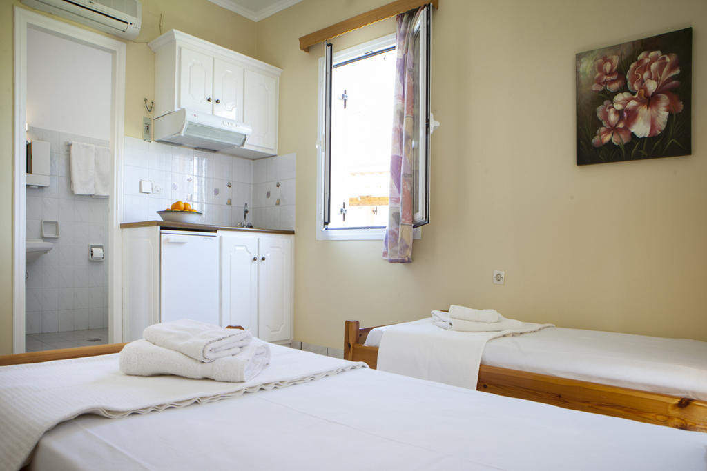 Kantouni Apartments Свороната Номер фото